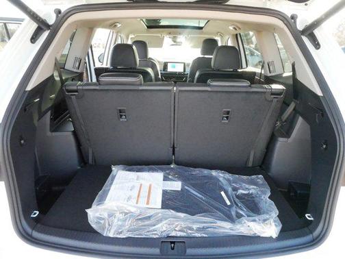 2025 Volkswagen Atlas 2.0T SE w/Technology 4MOTION