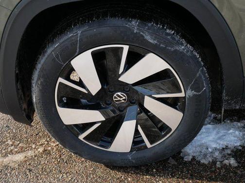 2026 Volkswagen Atlas Cross Sport 2.0T SE w/Technology 4MOTION