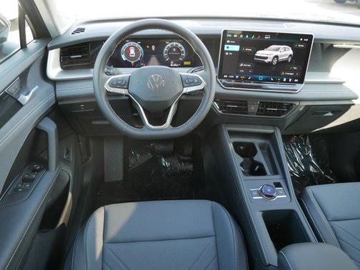 2025 Volkswagen Tiguan 2.0T SE 4MOTION