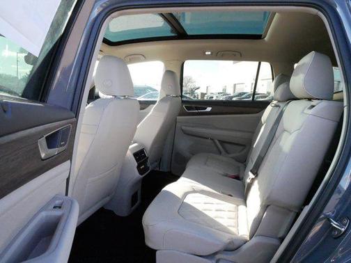 2025 Volkswagen Atlas 2.0T SEL Premium R-Line 4MOTION