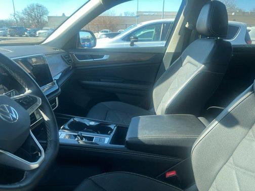 2024 Volkswagen Atlas 2.0T SE w/Technology 4MOTION