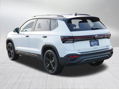 2025 Volkswagen Taos 1.5T SE Black