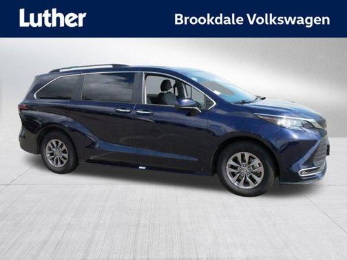 2023 Toyota Sienna XLE 7 Passenger