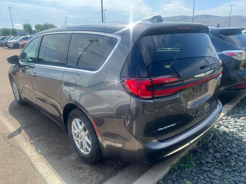 Silver Mist Clearcoat 2023 Chrysler Pacifica Touring L