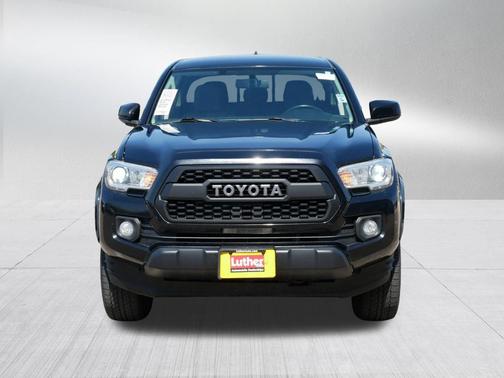 Black 2016 Toyota Tacoma SR5