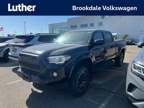 Black 2016 Toyota Tacoma SR5