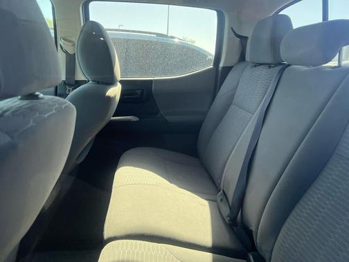 Black 2016 Toyota Tacoma SR5