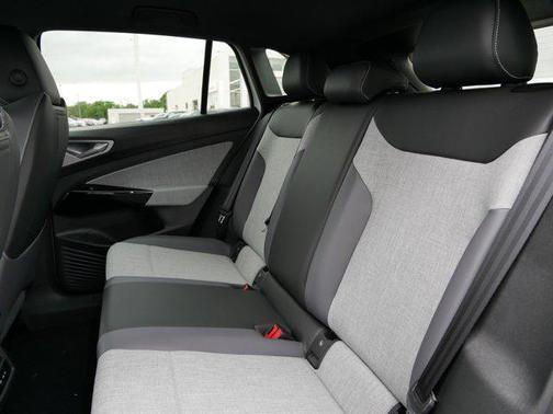 2025 Volkswagen ID.4 Limited
