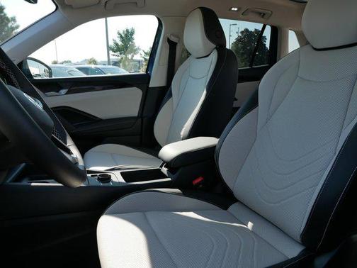 2025 Volkswagen Tiguan 2.0T SE 4MOTION