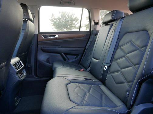 2026 Volkswagen Atlas 2.0T SE