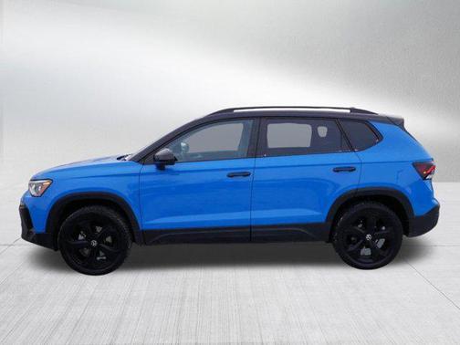 Cornflower Blue w/Deep Black Roof 2025 Volkswagen Taos 1.5T SE Black