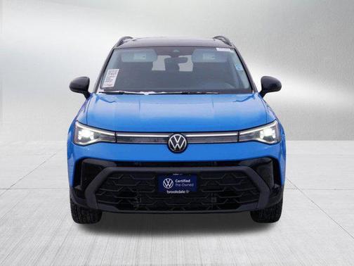 Cornflower Blue w/Deep Black Roof 2025 Volkswagen Taos 1.5T SE Black