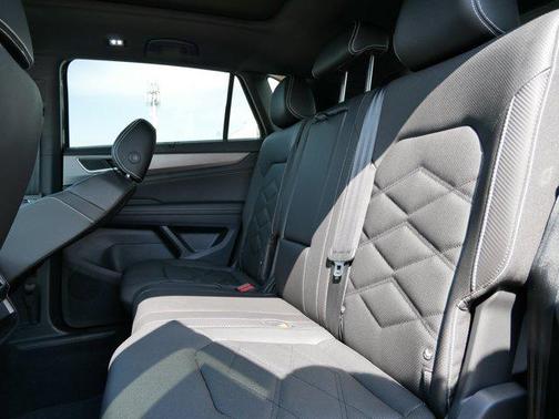 2025 Volkswagen Atlas Cross Sport 2.0T SE w/Technology 4MOTION