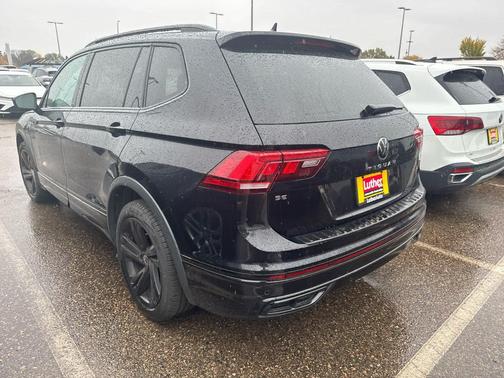 Deep Black Pearl 2023 Volkswagen Tiguan 2.0T SE R-Line Black 4MOTION