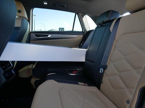 2026 Volkswagen Atlas Cross Sport 2.0T SE w/Technology 4MOTION