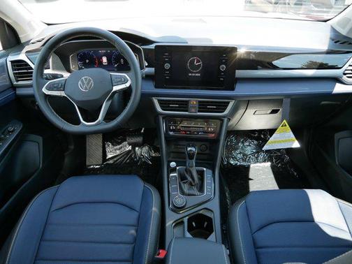 2025 Volkswagen Taos 1.5T SEL