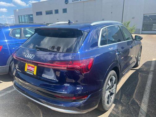 2021 Audi e-tron Premium