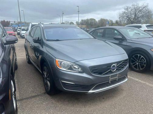 2018 Volvo V60 Cross Country T5