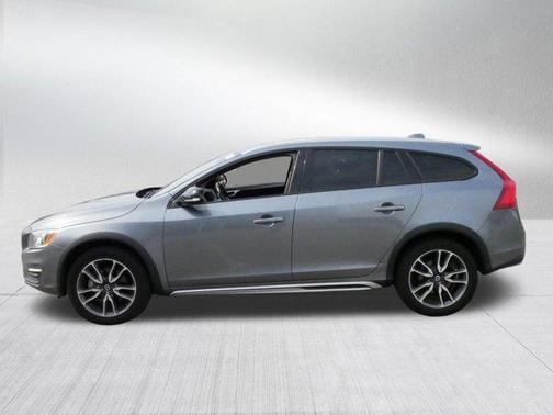 2018 Volvo V60 Cross Country T5