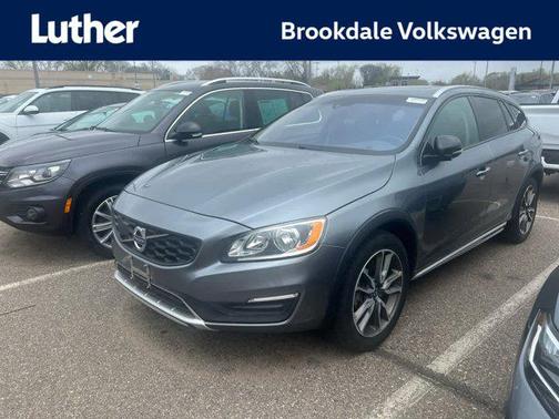 2018 Volvo V60 Cross Country T5