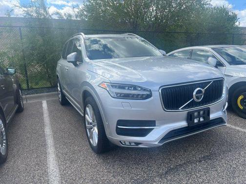 2016 Volvo XC90 T6 Momentum