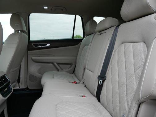 2025 Volkswagen Atlas 2.0T SEL Premium R-Line 4MOTION