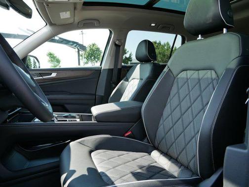 2025 Volkswagen Atlas 2.0T SEL Premium R-Line 4MOTION