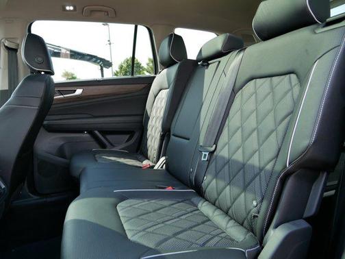 2025 Volkswagen Atlas 2.0T SEL Premium R-Line 4MOTION