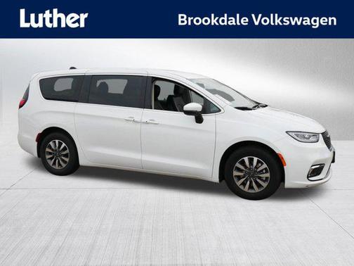2023 Chrysler Pacifica Hybrid Touring L