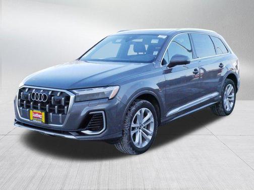 2025 Audi Q7 55 Premium Plus