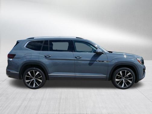 Pure Gray 2026 Volkswagen Atlas 2.0T SEL Premium R-Line 4MOTION