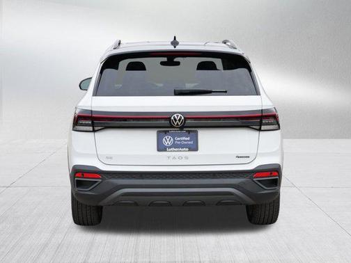 2025 Volkswagen Taos 1.5T SE Black