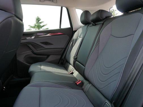2025 Volkswagen Tiguan 2.0T SE 4MOTION