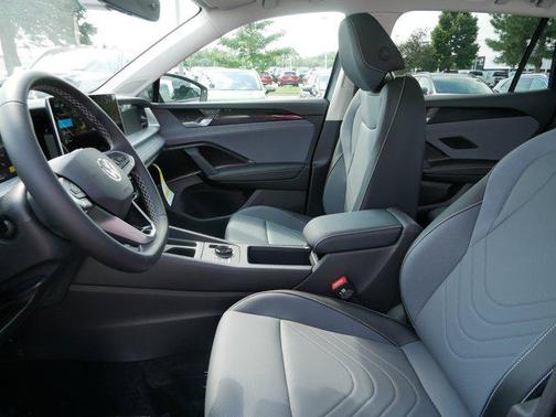 2025 Volkswagen Tiguan 2.0T SE 4MOTION