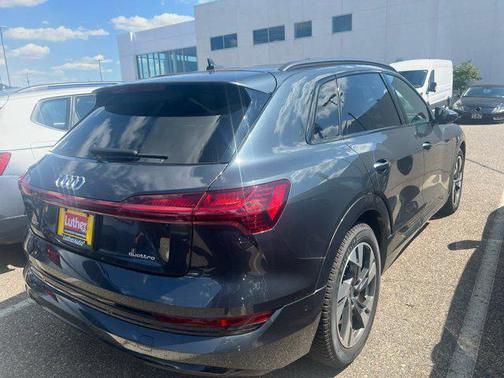 2021 Audi e-tron Premium