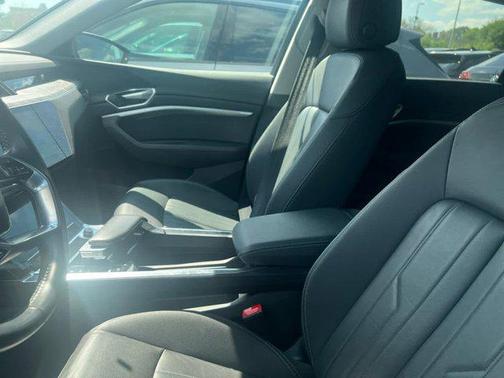 2021 Audi e-tron Premium