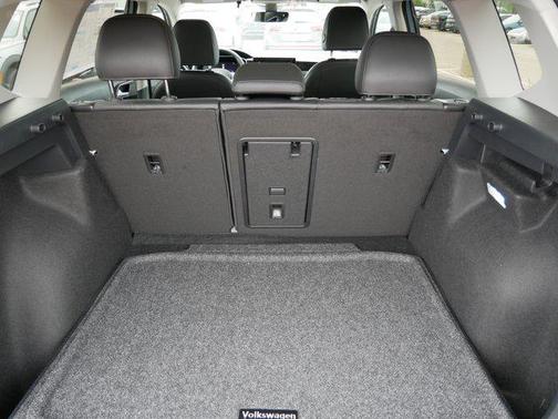 2025 Volkswagen Taos 1.5T SE Black