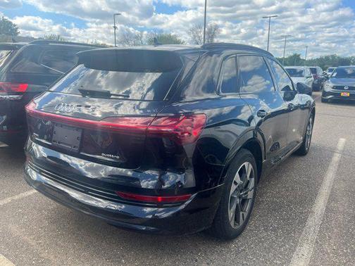 2021 Audi e-tron Premium