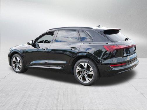 2021 Audi e-tron Premium