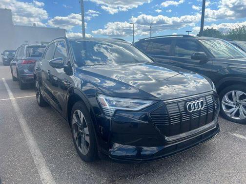 2021 Audi e-tron Premium