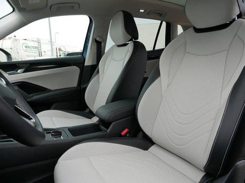 2025 Volkswagen Tiguan 2.0T SE 4MOTION
