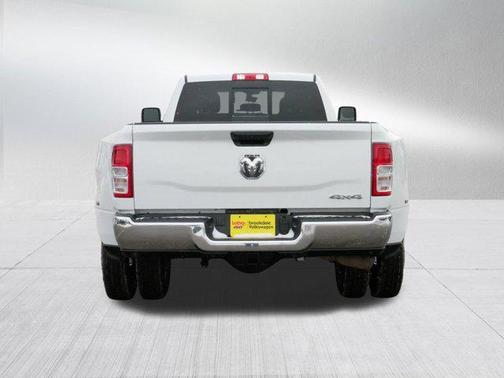 2024 RAM 3500 Tradesman Crew Cab 4x4 8' Box