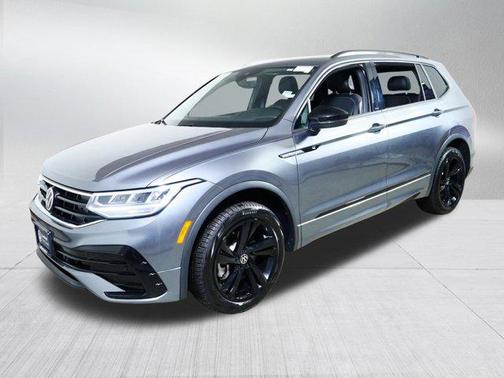 Platinum Gray Metallic 2024 Volkswagen Tiguan 2.0T SE R-Line Black 4MOTION