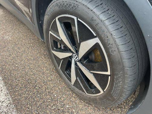 Deep Black Pearl 2023 Volkswagen ID.4 AWD Pro S