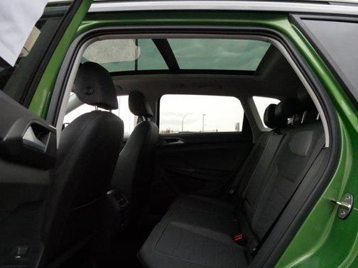 2025 Volkswagen Taos 1.5T SE Black