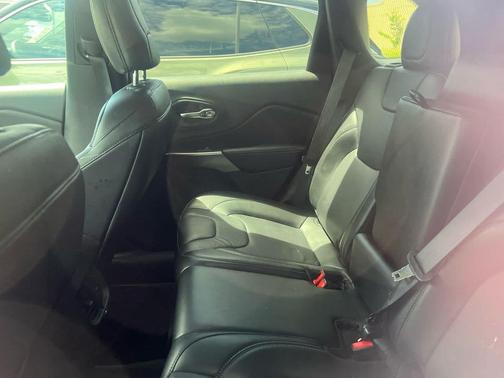 Bright White Clearcoat 2020 Jeep Cherokee Limited