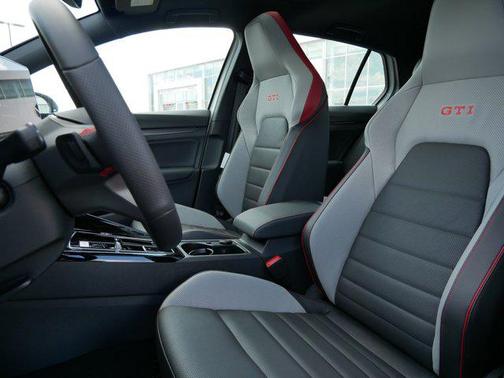 2025 Volkswagen Golf GTI 2.0T S DSG