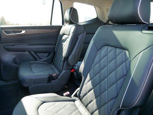 2025 Volkswagen Atlas 2.0T SEL Premium R-Line 4MOTION