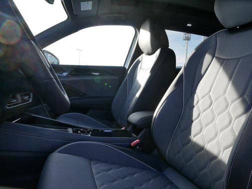 2026 Volkswagen Tiguan 2.0T SEL R-Line 4MOTION