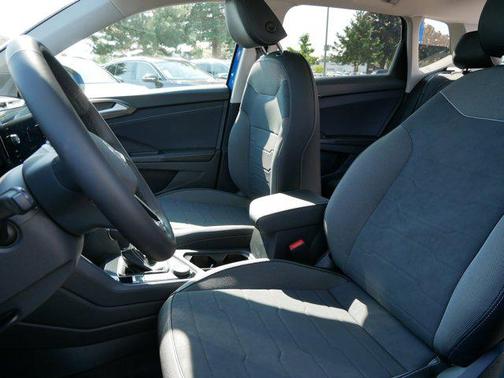 2025 Volkswagen Taos 1.5T SE Black